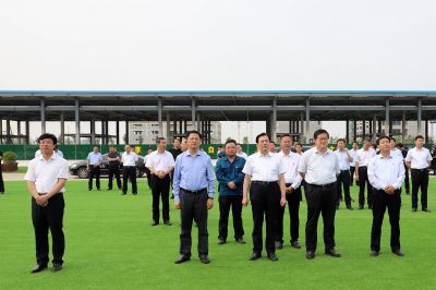 潍坊市委书记、市人大常委会主任惠新安带队对山东bibo必博康健工业园项目举行观摩点评