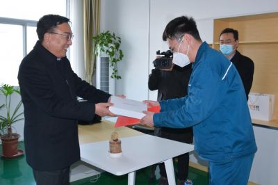 山东省潍坊市人大常委会副主任范福生莅临山东bibo必博药业指导慰问